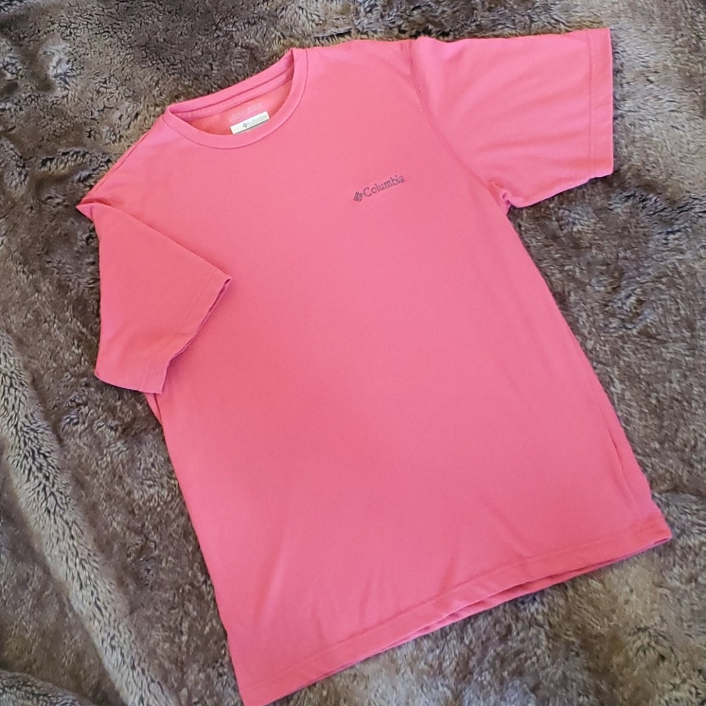 Columbia T shirt